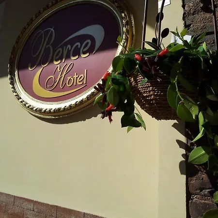 Berce Nocleg ze śniadaniem 3*